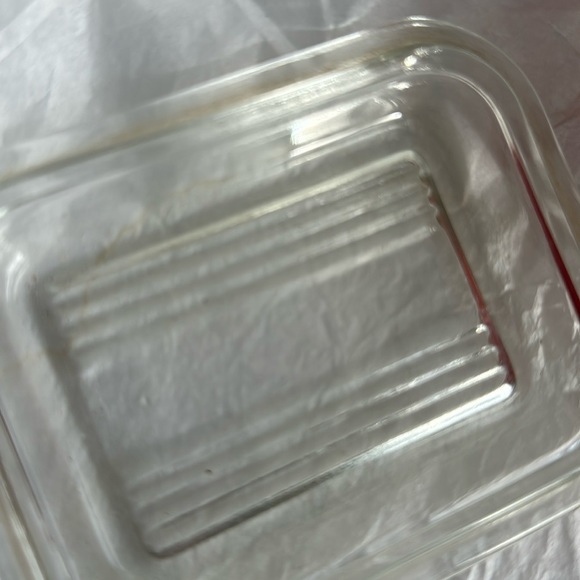 Really nice vintage  Pyrex Amish butterprint refrigerator dish 501 1 1/2cu… - Picture 6 of 16